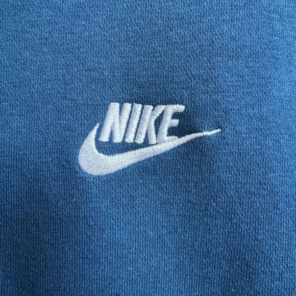 Nike Men's Blue Pullover Hoodie with Small White Logo Size Small - Picture 2 of 5